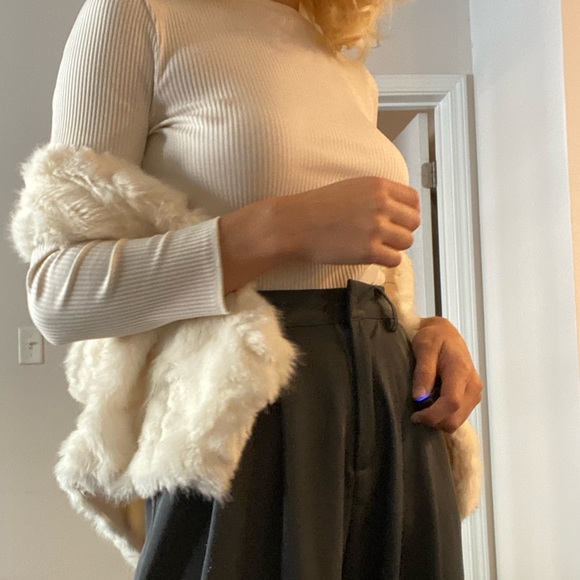 Skies are Blue Textured Faux Fur Vest - Picture 2 of 8